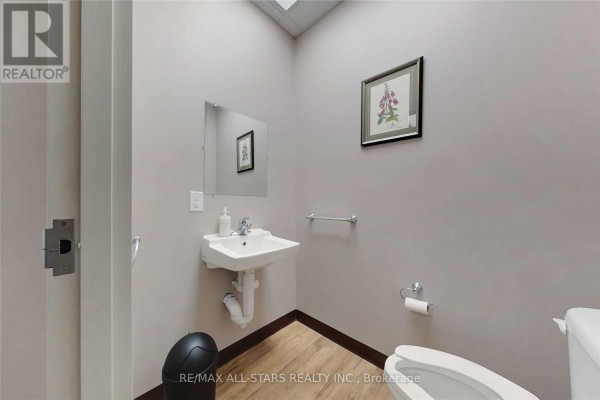416 - 3075 Hospital Gate, Oakville, ON L6M1M1 Photo 5