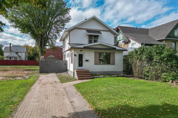416 12th Street, Brandon, MB R7A4M4 Photo 2