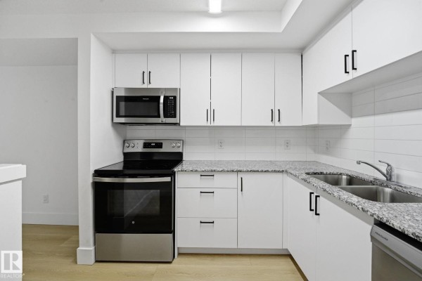 Kitchen - #416 9504 182 St Nw, Edmonton, AB T5T3A7 Photo 3
