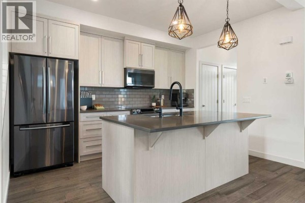 Kitchen - 416 Coopers Boulevard Sw, Airdrie, AB T4B4V2 Photo 3