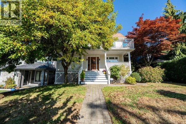 416 W 6th Street, North Vancouver, BC V7M1K9 Photo 3