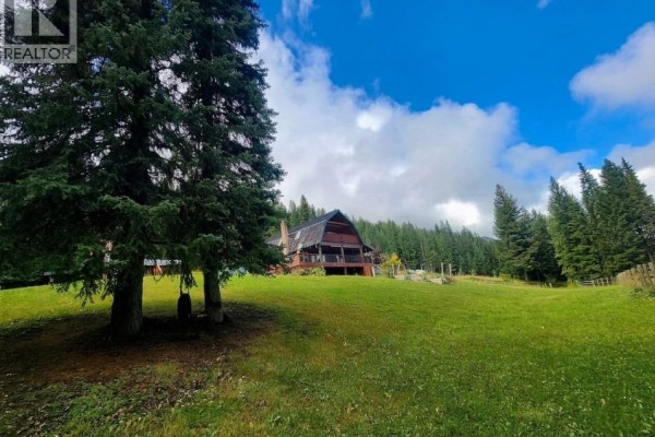 Recreation room - 4165 43 Highway, Elkford, BC V0B1H0 Photo 3