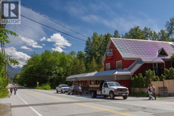 41655 Government Road, Squamish, BC V0N1H0 Photo 3