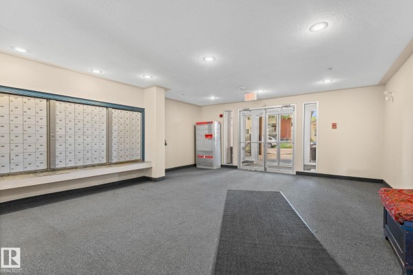 Kitchen - #417 11325 83 St Nw, Edmonton, AB T5B4W5 Photo 3