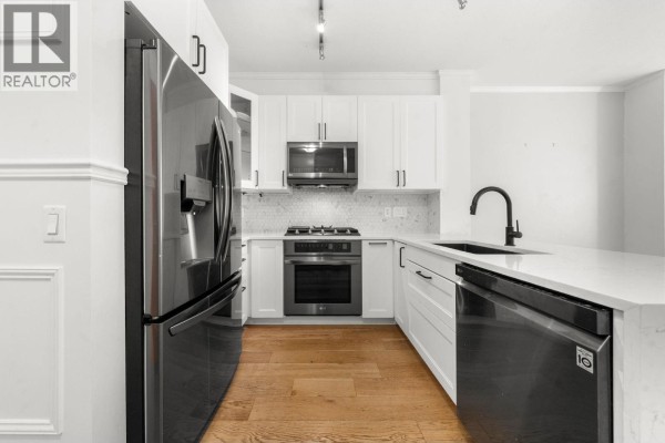 417 119 W 22nd Street, North Vancouver, BC V7M0B4 Photo 2