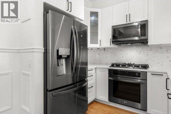417 119 W 22nd Street, North Vancouver, BC V7M0B4 Photo 4