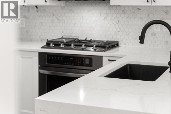 417 119 W 22nd Street, North Vancouver, BC V7M0B4 Photo 5