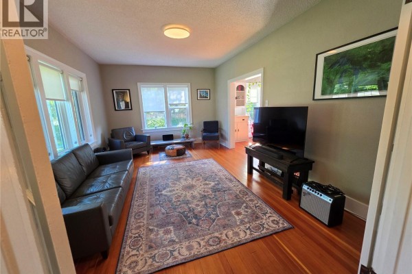 Sunroom - 417 Centre Street, Meadow Lake, SK S9X1E5 Photo 4
