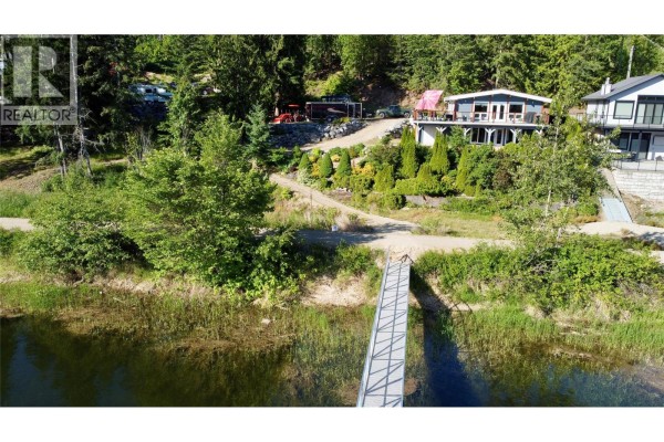 Family room - 417 Old Spallumcheen Road, Sicamous, BC V0E2V3 Photo 4