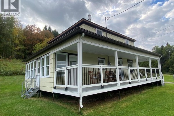 Bath (# pieces 1-6) - 4171 130 Route, Aroostook Junction, NB E7H1B2 Photo 2