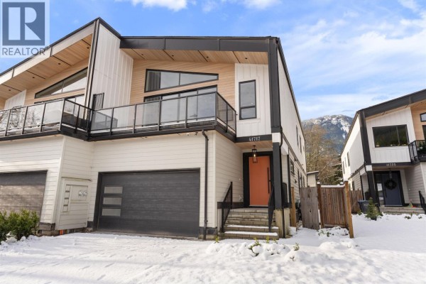 41717 Government Road, Squamish, BC V0N1H0 Photo 5
