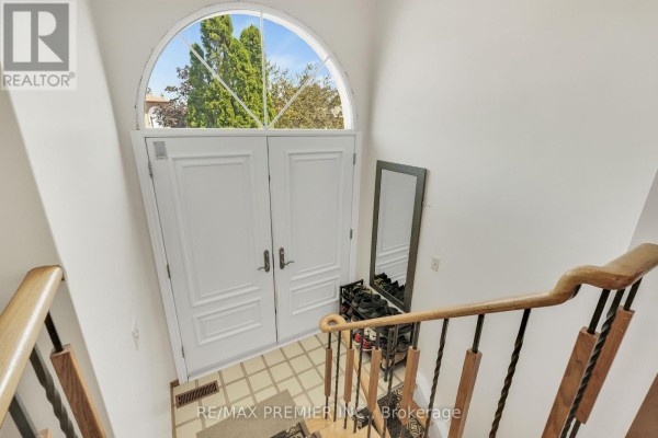 Eating area - 4178 Dursley Crescent, Mississauga, ON L4Z1J7 Photo 3