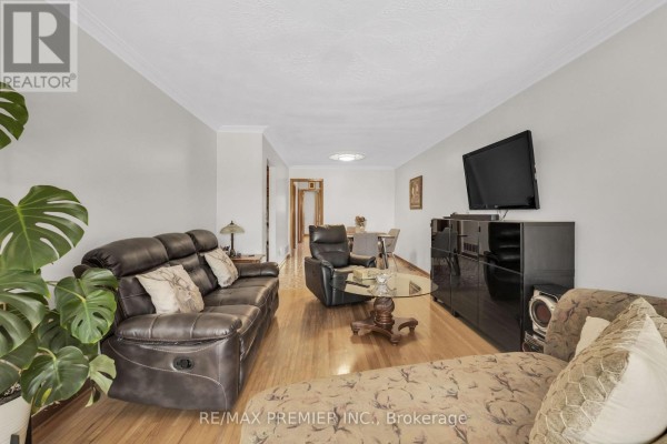 Primary Bedroom - 4178 Dursley Crescent, Mississauga, ON L4Z1J7 Photo 5