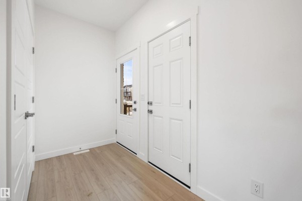Kitchen - 4178 Kinglet Dr Nw, Edmonton, AB T5S0W9 Photo 3