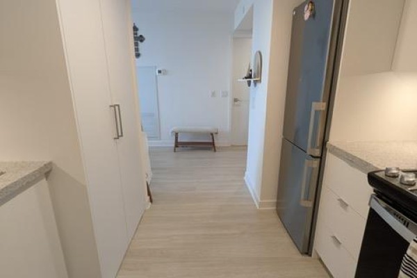 Bathroom - 418 - 30 Tretti Way, Toronto, ON M3H0E3 Photo 5