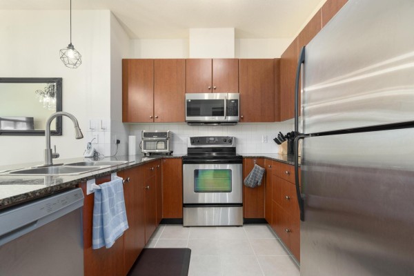 418 10180 153 Street, Surrey, BC V3R0B5 Photo 4