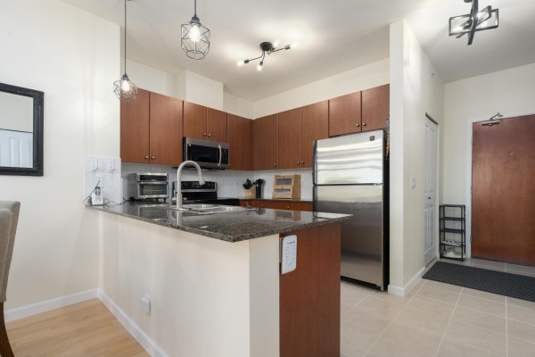 418 10180 153 Street, Surrey, BC V3R0B5 Photo 5