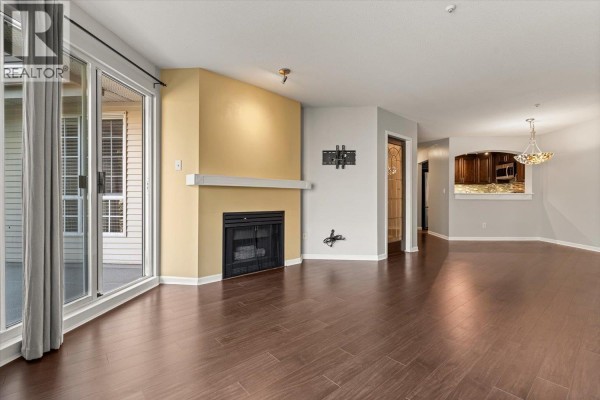 418 1242 Town Centre Boulevard, Coquitlam, BC V3B7R6 Photo 4