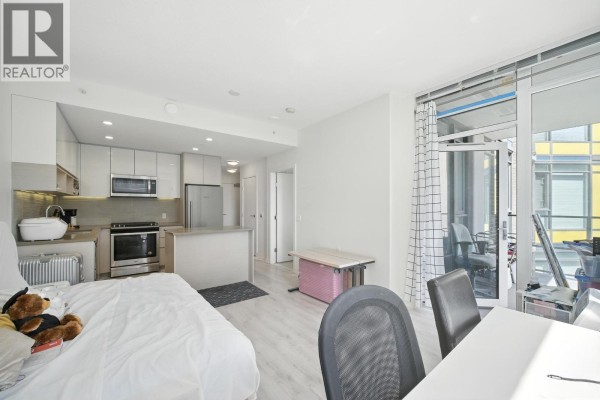 418 8850 University Crescent, Burnaby, BC V5A0C8 Photo 3