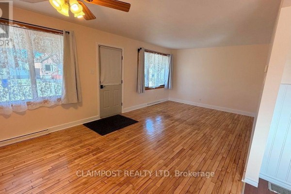 Living room - 418 Birch Street S, Timmins, ON P4N2B8 Photo 2