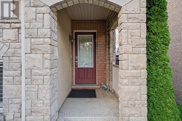418 Kitty Murray Lane, Hamilton, ON L9K0E2 Photo 3