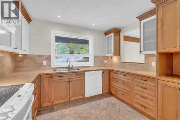 Dining room - 418 Panorama Crescent, Okanagan Falls, BC V0H1R5 Photo 5