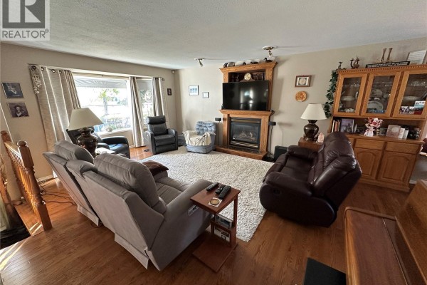 Kitchen - 418 Railway Avenue, Rosthern, SK S0K3R0 Photo 2