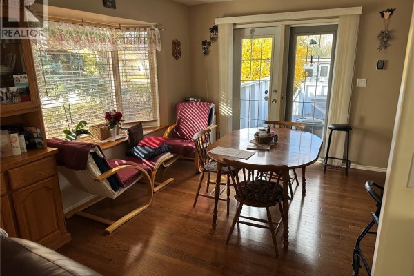 Dining room - 418 Railway Avenue, Rosthern, SK S0K3R0 Photo 3