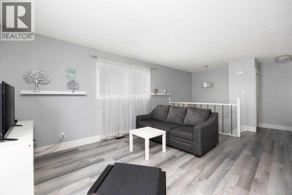 Primary Bedroom - 418 Ross Haven Drive, Fort Mcmurray, AB T9H3P4 Photo 5