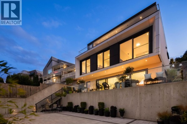 4188 Puget Drive, Vancouver, BC V6L1V1 Photo 5