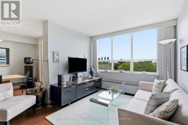 Primary Bedroom - 419 - 35 Ormskirk Avenue, Toronto, ON M6S1A8 Photo 4