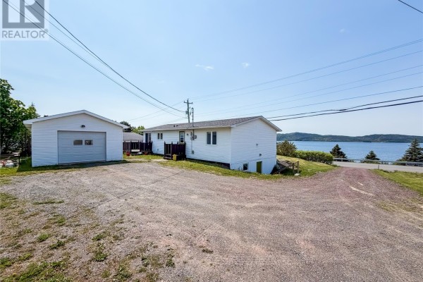 Living room - 419-421 Main Street, Burin, NL A0E1G0 Photo 5