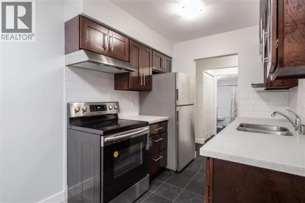419 9867 Manchester Drive, Burnaby, BC V3N4P6 Photo 5