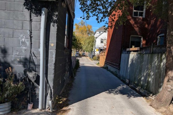 419 Jane Street, Toronto, ON M6S3Z7 Photo 4