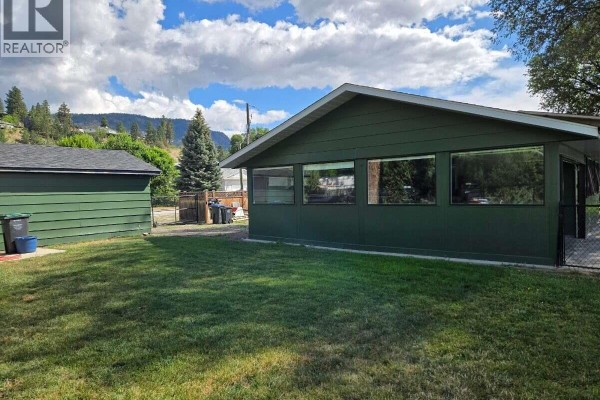4194 Beach Avenue, Peachland, BC, photo 2