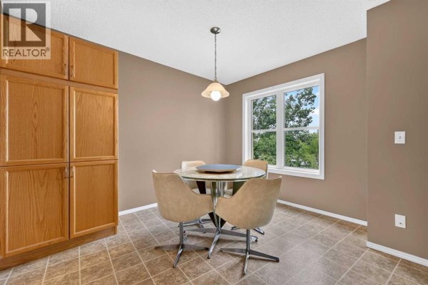 42, 7 Westland Road, Okotoks, AB, photo 3