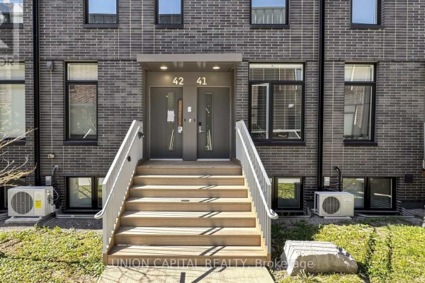 42 - 1740 Simcoe Street N, Oshawa, ON L1G4X9 Photo 2