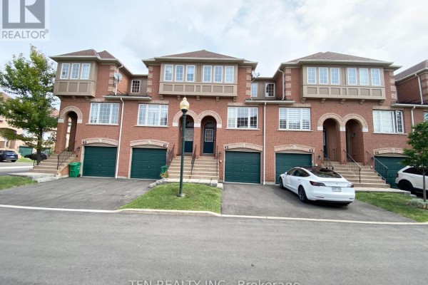 Townhouse for rent at 42 - 3020 Cedarglen Gate, Mississauga, ON - MLS® JMk9uT