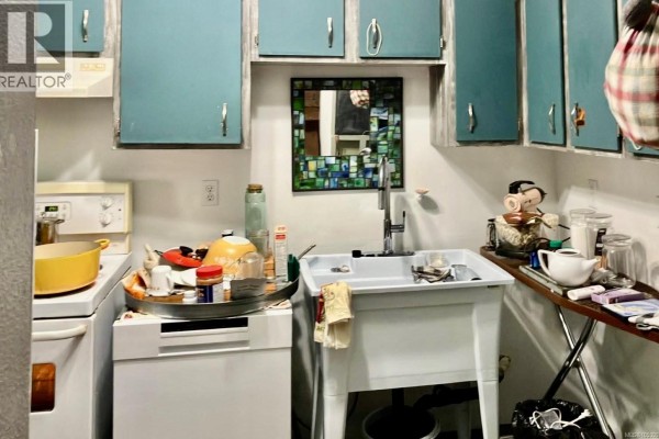 Kitchen - 42 7077 Highland Dr, Port Hardy, BC V0N2P0 Photo 5