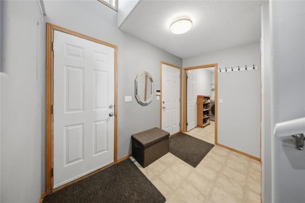 Kitchen - 42 Briarlynn Road, Winnipeg, MB R3T6A2 Photo 4