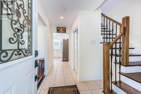 Dining room - 42 Broadfield Drive, Toronto, ON M9C1L7 Photo 4
