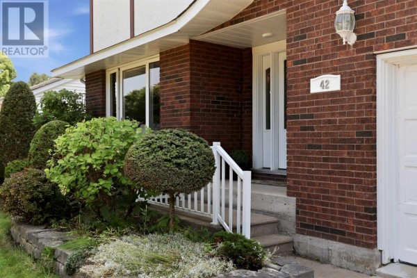 42 Caddy Ave, Sault Ste  Marie, ON, photo 2