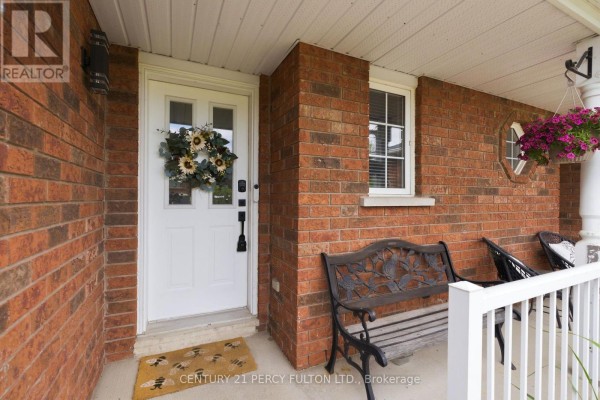 Kitchen - 42 Cecil Found Crescent, Clarington, ON L1E2W1 Photo 3