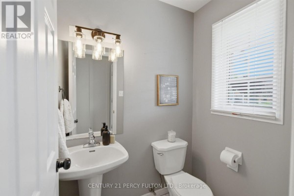 Bedroom - 42 Cecil Found Crescent, Clarington, ON L1E2W1 Photo 5