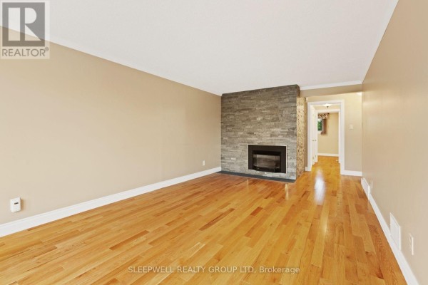 Bedroom - 42 Charkay Street, Ottawa, ON K2E5N4 Photo 5