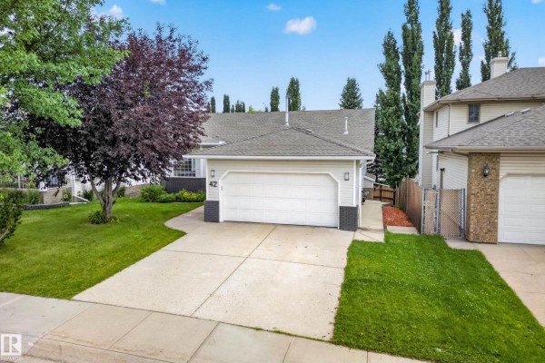 Kitchen - 42 Charlton Cr, Sherwood Park, AB T8H1S1 Photo 2
