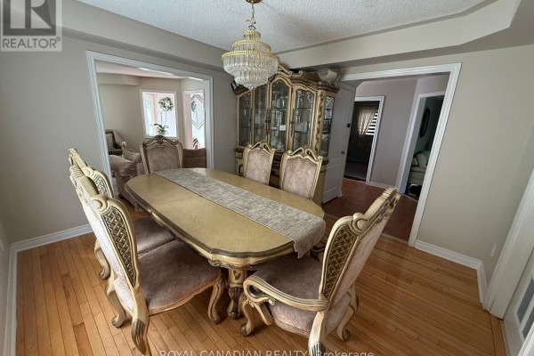 42 Cobblestone Court, Brampton, ON, photo 2