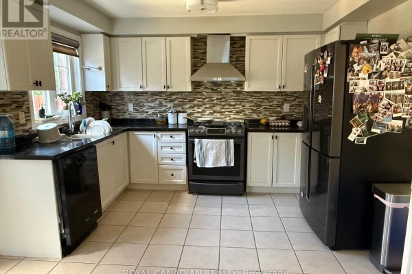 Family room - 42 Cobblestone Court, Brampton, ON L6R2S2 Photo 4