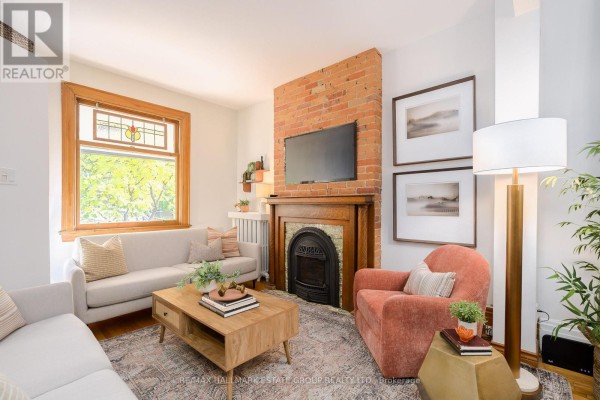 Primary Bedroom - 42 Fern Avenue, Toronto, ON M6R1K1 Photo 4