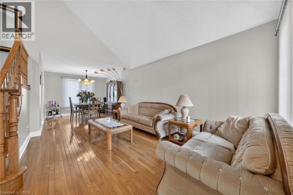 4pc Bathroom - 42 Hillgarden Avenue, Stoney Creek, ON L8J3R3 Photo 4
